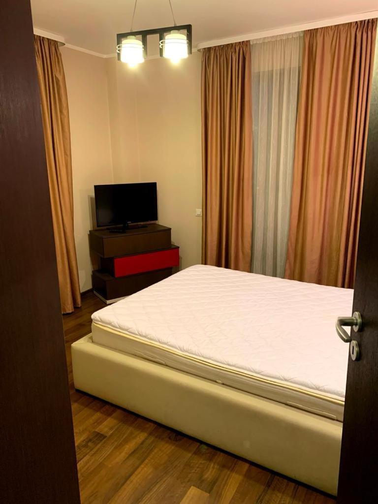 Arlequin Apartments Mamaia Exterior photo