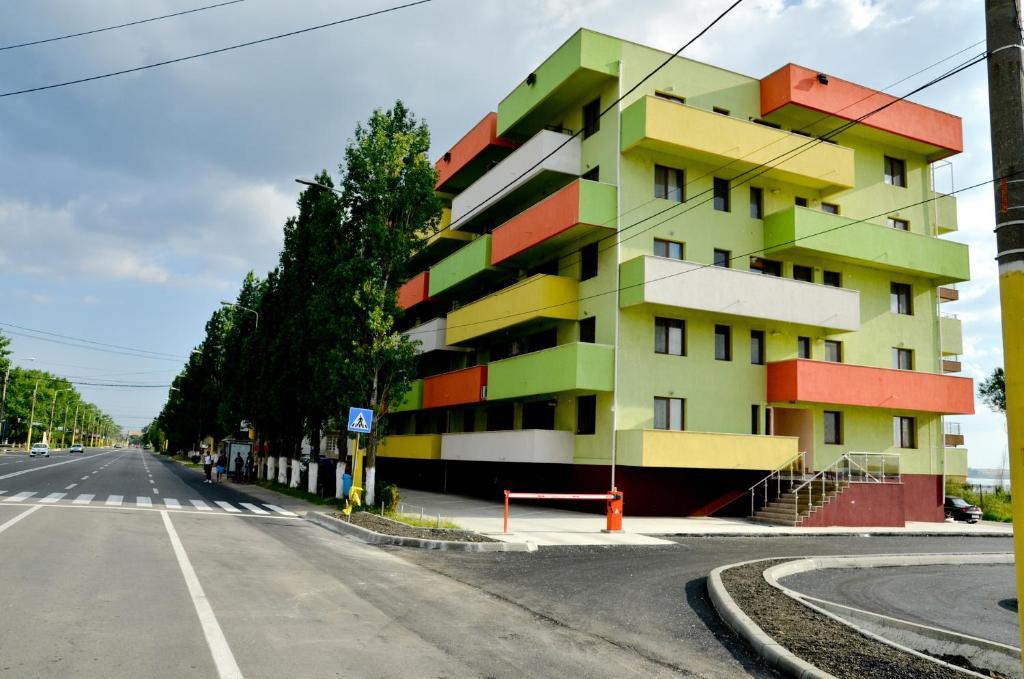 Arlequin Apartments Mamaia Exterior photo
